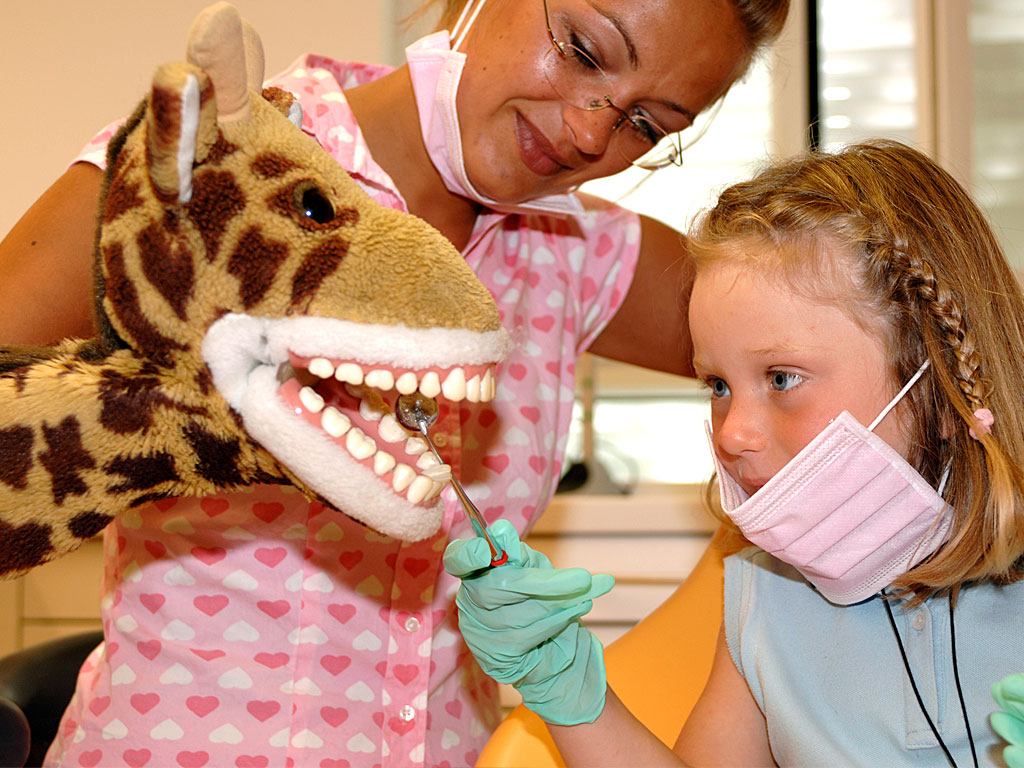 Der erste Zahnarztbesuch – Worauf müssen Sie und Ihre Kinder achten?