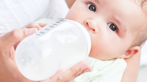 Bisphenol A, Polycarbonate: Verbot bestimmter Plastik-Babyflaschen gefordert
